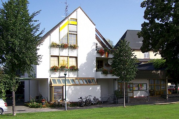 Bücherei im Georg-August-Zinn-Haus  
